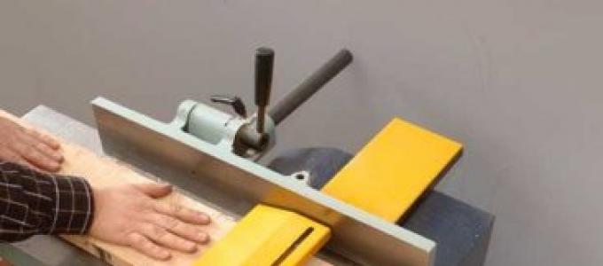 Do-it-yourself thickness planer made from an electric planer, other design options