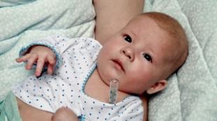 Πώς να αντιμετωπίσετε τον βήχα σε νεογέννητα ενός μηνός Πώς να θεραπεύσετε έναν βήχα σε ένα μωρό 1 μηνός