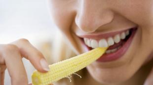 What vitamins are in boiled corn?